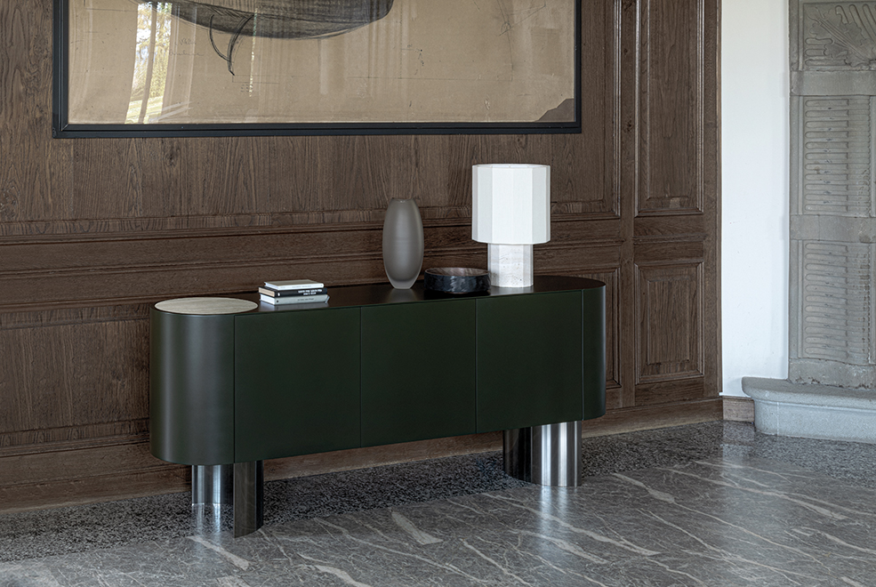 Lip Side Table thumb