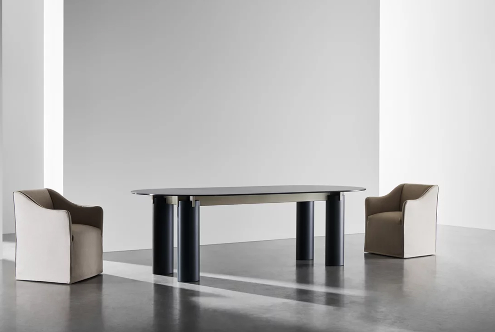 Daen 33/34 Dining Table thumb