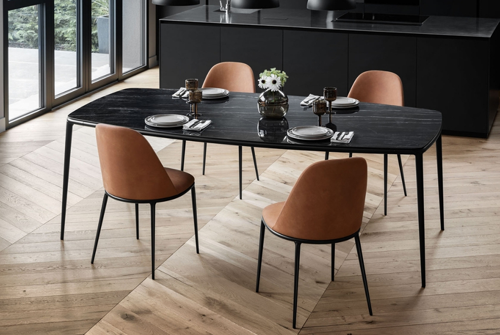 Lea Dining Table thumbnail