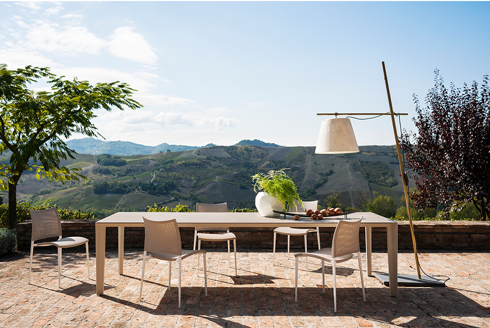 Skin Dining Table