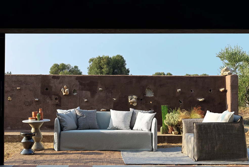 Ghost Sofa Outdoor
