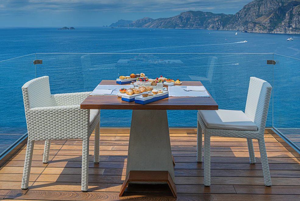Inout Rectangle Dining Table